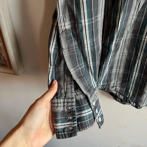 Levi's Authentic Western Wear Checkered Button-down Shirt - Picture 9 of 11